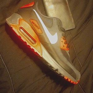 Brand new never been worn air max 90s size 8.5